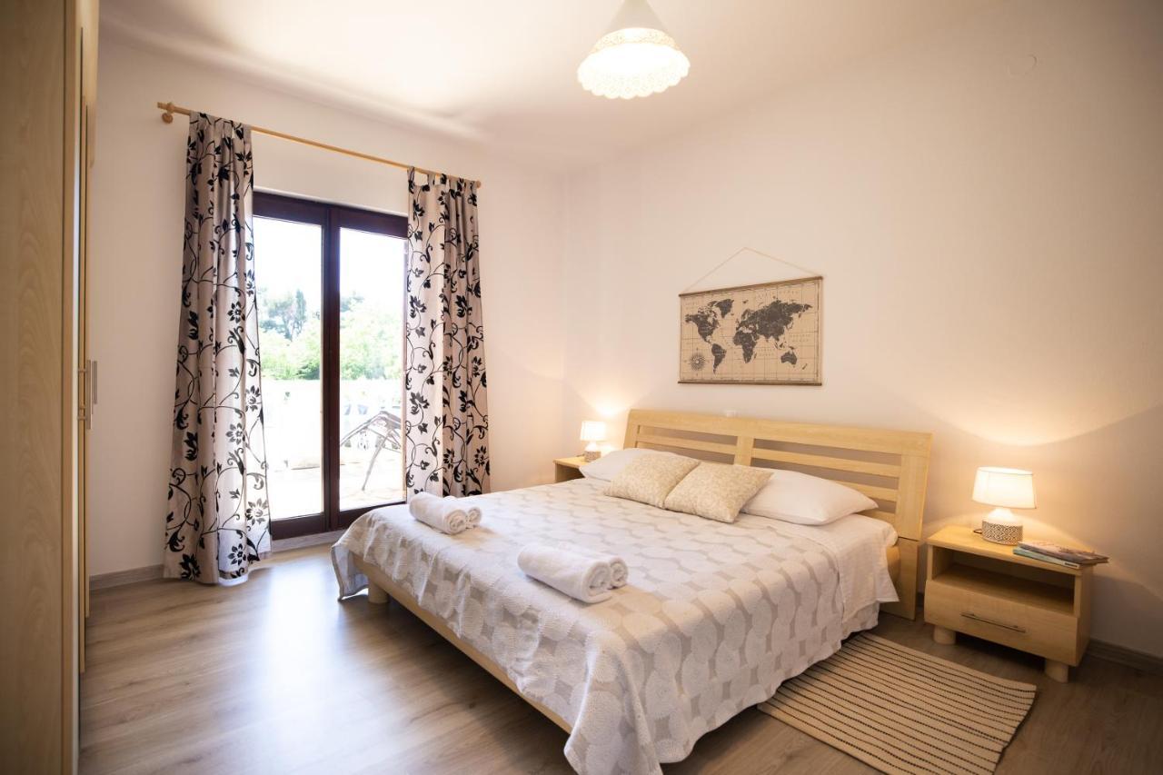 Apartments And A Room Ina Zadar Exterior foto